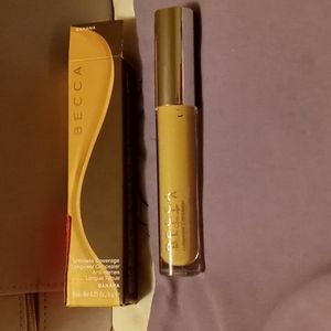 Becca concealer in banana